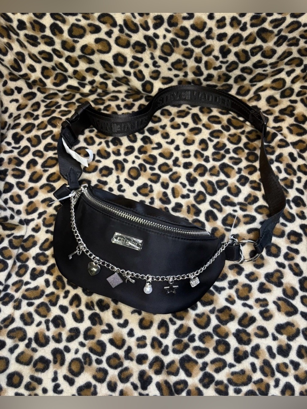 Steve Madden Fanny Pack Black w/Silver decorative bag chain New/been stored💜 - Picture 2 of 12